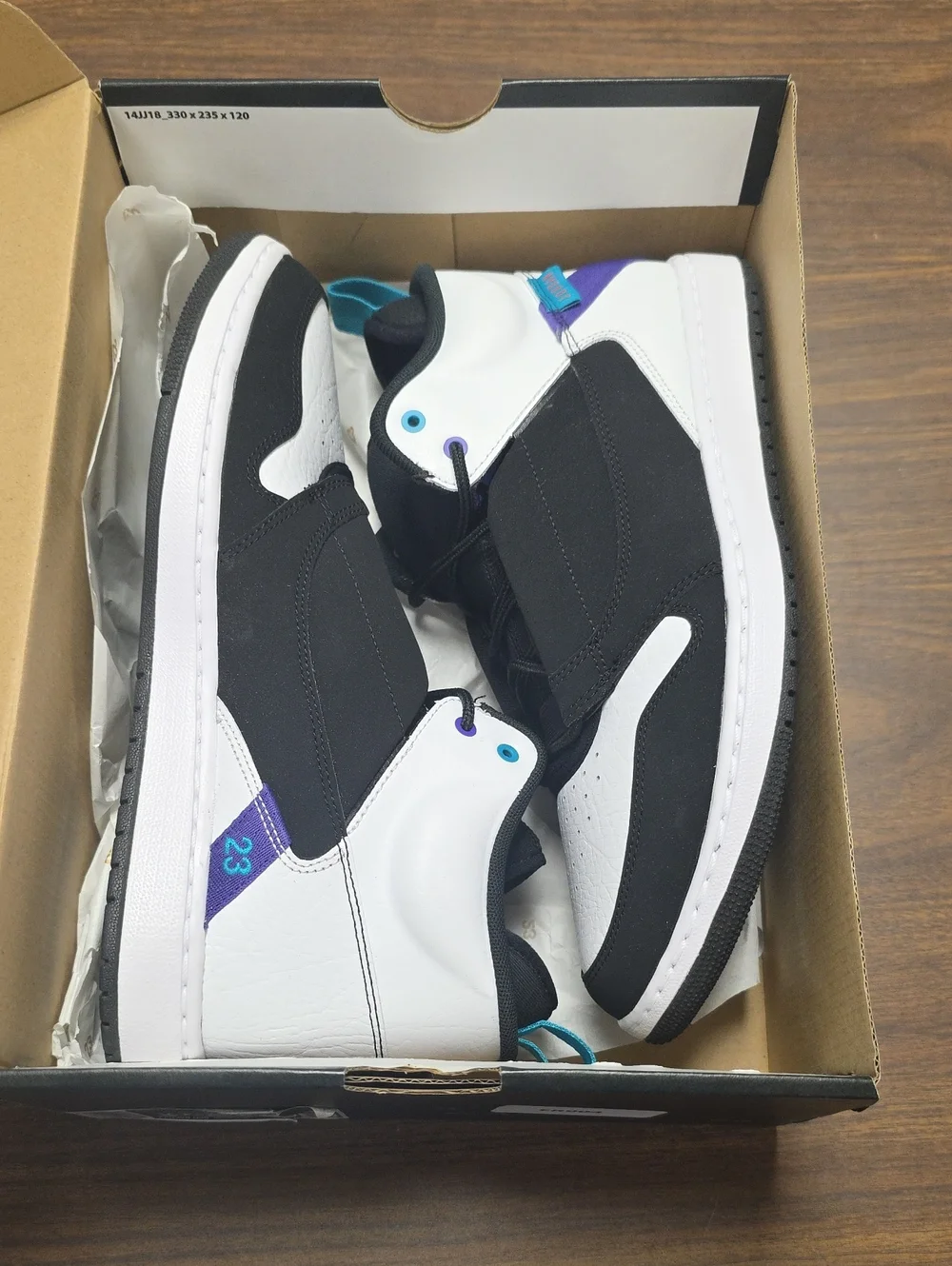 Jordan Fadeaway Mid Black/White/Grape Men's 10/Women's 11.5 AO1329-035 New